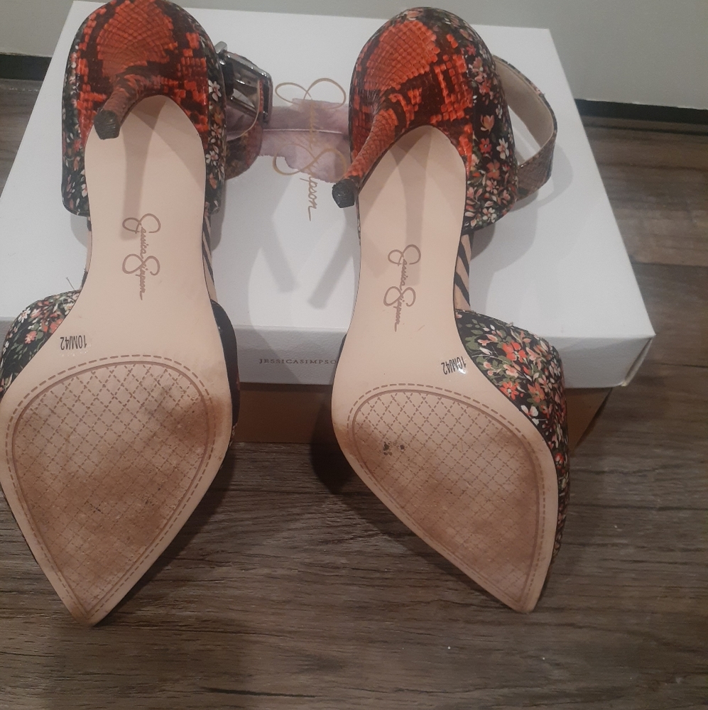 Jessica Simpson - Picture 2 of 3
